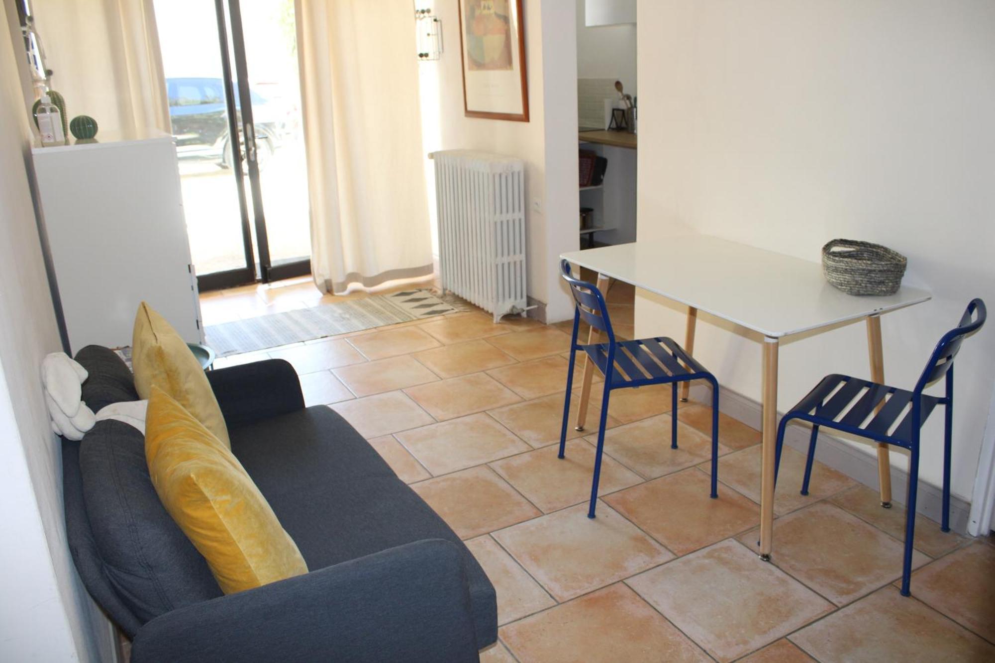 Agréable appartement P2 Centre ville au calme. Nimes Exterior foto